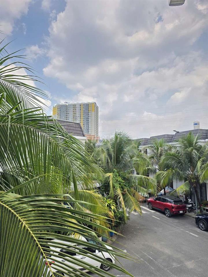 Nhà khi compound an ninh 24/24 gần chợ Đông Hòa, BigC GO Dĩ An