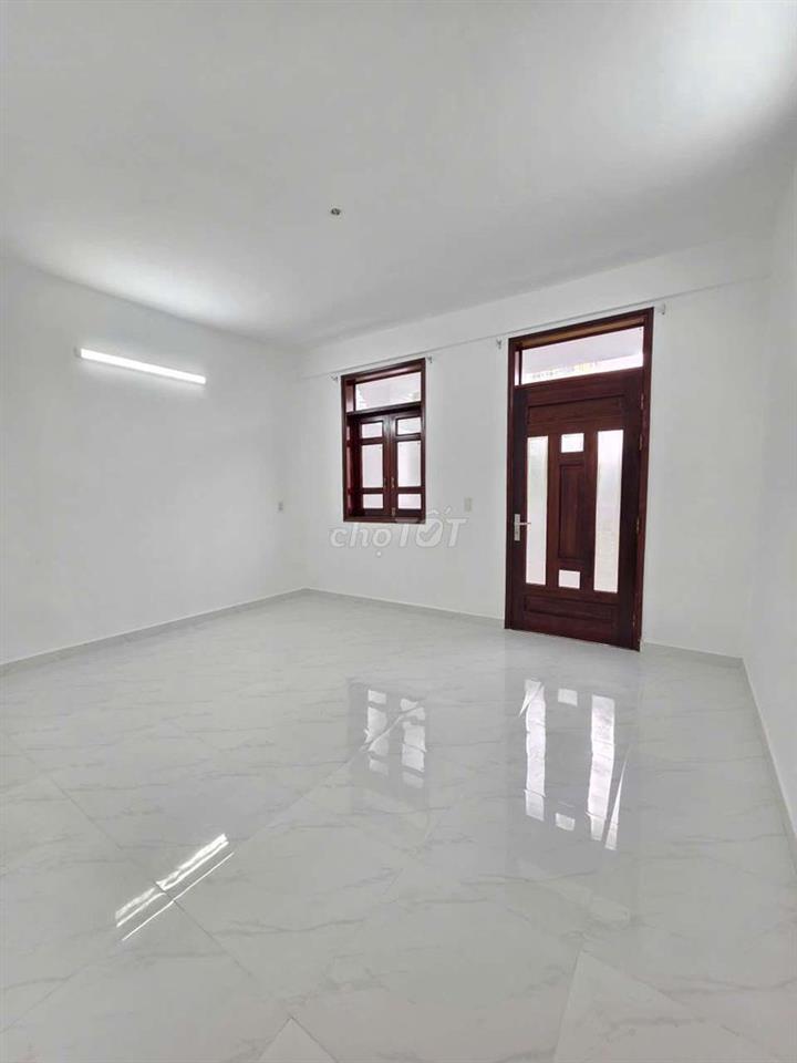Nhà khi compound an ninh 24/24 gần chợ Đông Hòa, BigC GO Dĩ An