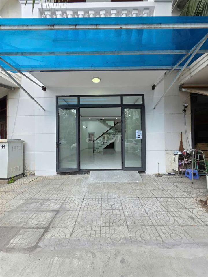 Nhà khi compound an ninh 24/24 gần chợ Đông Hòa, BigC GO Dĩ An