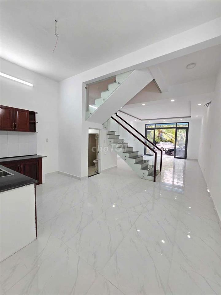 Nhà khi compound an ninh 24/24 gần chợ Đông Hòa, BigC GO Dĩ An