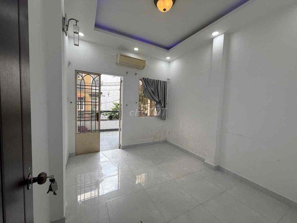 bán nhà gần chợ Cây Quéo