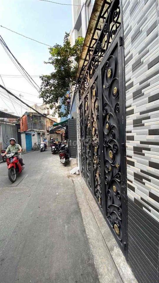 bán nhà gần chợ Cây Quéo