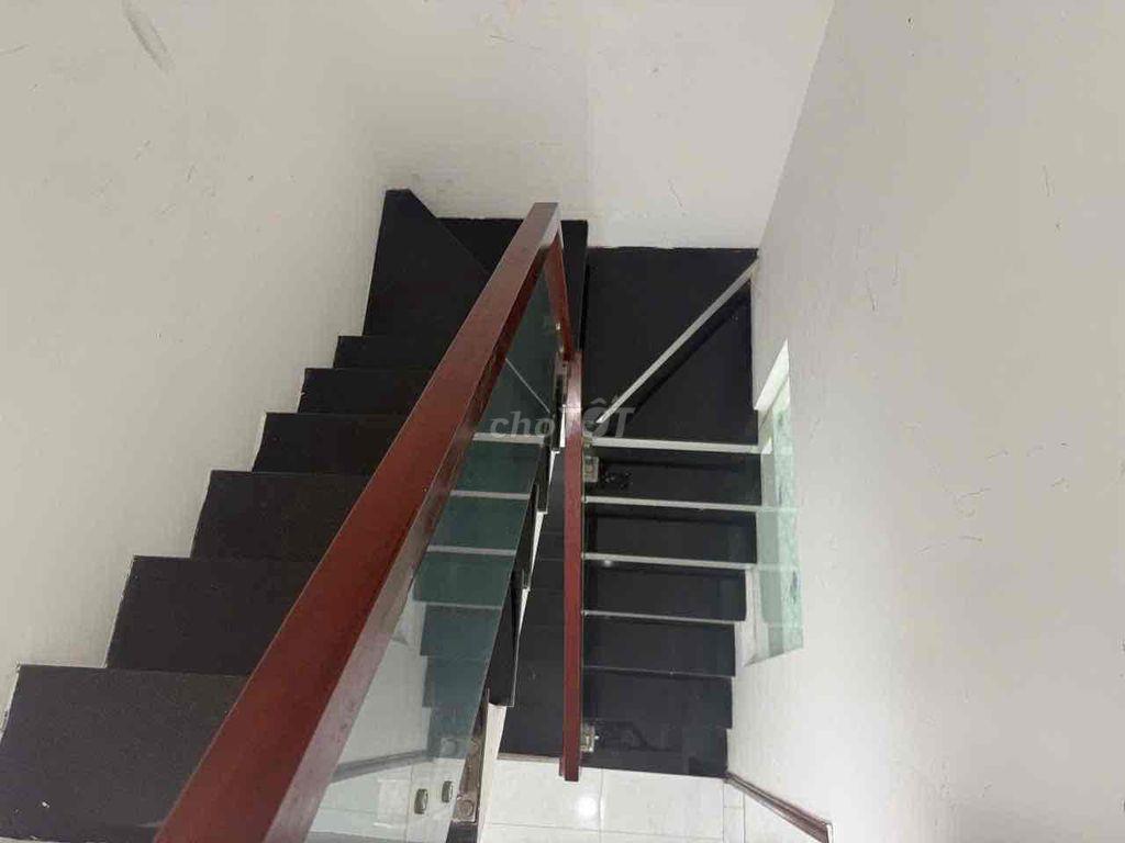 bán nhà gần chợ Cây Quéo