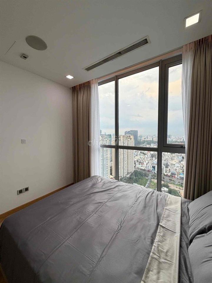 Cần cho thuê căn hộ nội thất luxury tại Vinhomes - Landmark 81.