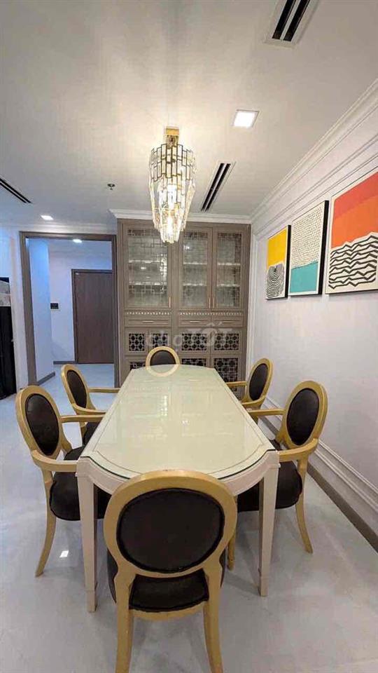 Căn 3 phòng diện tích lớn, full nội thất cao cấp cần cho thuê