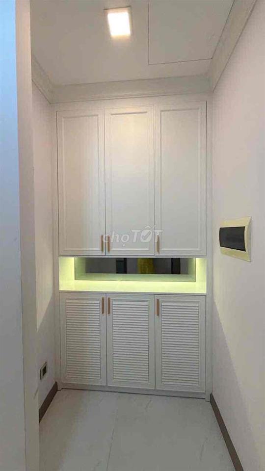 Căn 3 phòng diện tích lớn, full nội thất cao cấp cần cho thuê