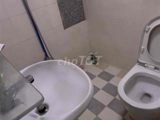 2tr5 phòng trống ban công nvs riêng tầng 1