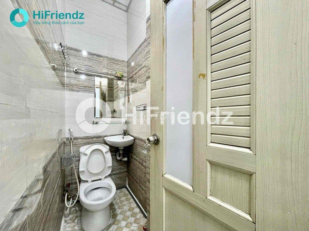 NHÀ SẠCH SẼ THANG MÁY GỌN GÀNG CHO 1-2 NGƯỜI Ở Y HÌNH NGAY KHU TÊN LỬA