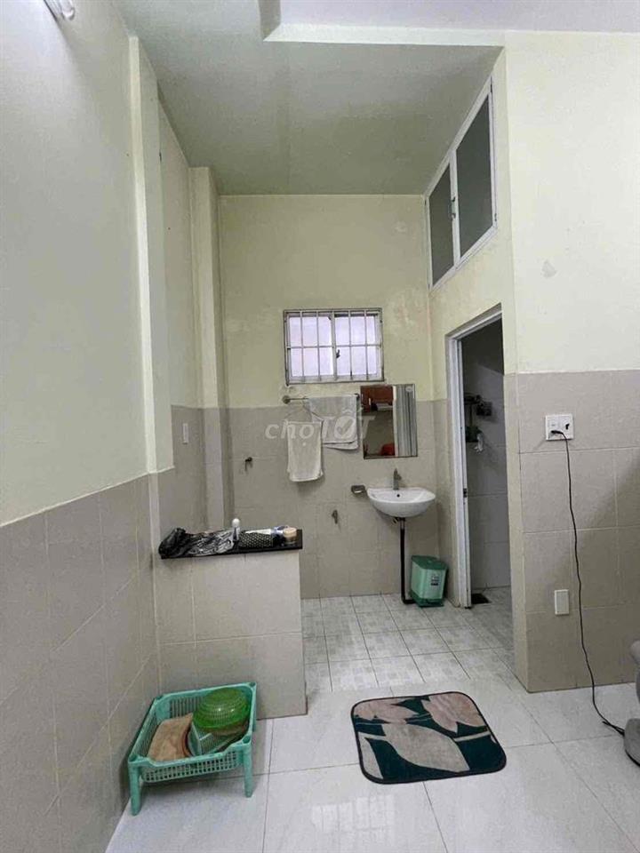 NHÀ HẺM XE HƠI PHƯỜNG LINH ĐÔNG CŨ