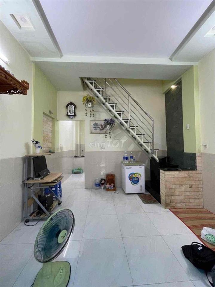 NHÀ HẺM XE HƠI PHƯỜNG LINH ĐÔNG CŨ