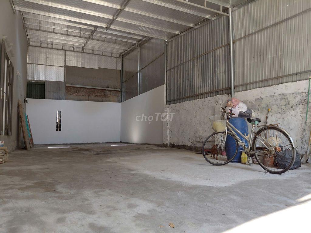 Cho thuê xưởng giá rẻ: xưởng mặt bằng điện tích 100m2, đường 2,5m