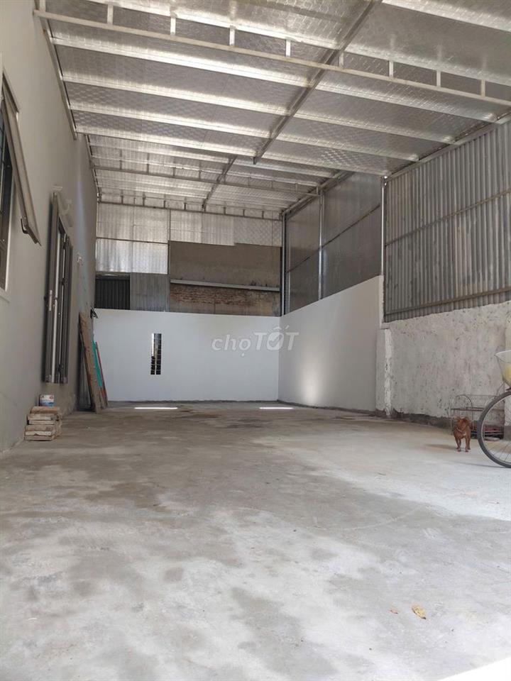 Cho thuê xưởng giá rẻ: xưởng mặt bằng điện tích 100m2, đường 2,5m