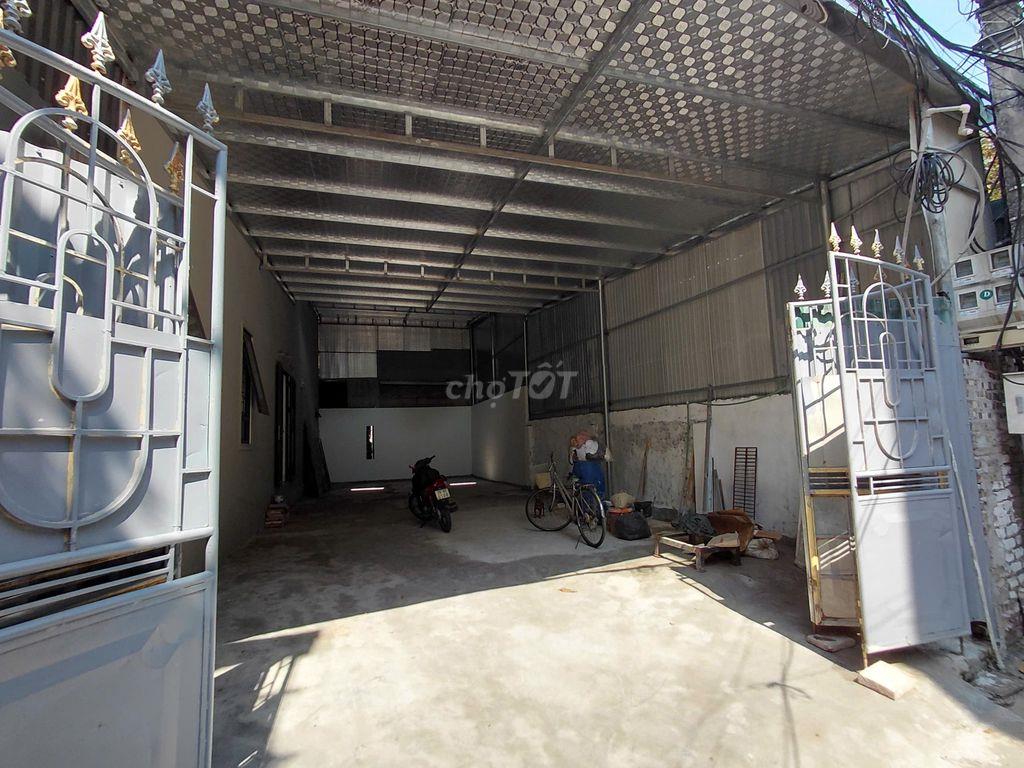 Cho thuê xưởng giá rẻ: xưởng mặt bằng điện tích 100m2, đường 2,5m