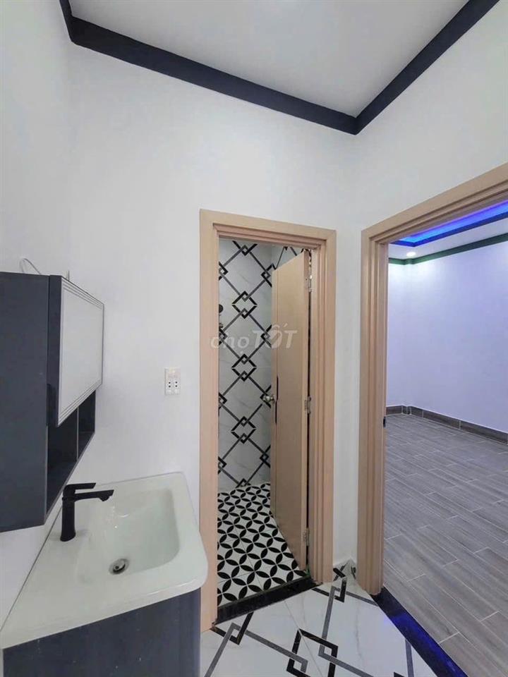 Bán nhà gần chợ, trường học 1 trệt 1 lầu giá chỉ 1c tỷ 900 triệu!!