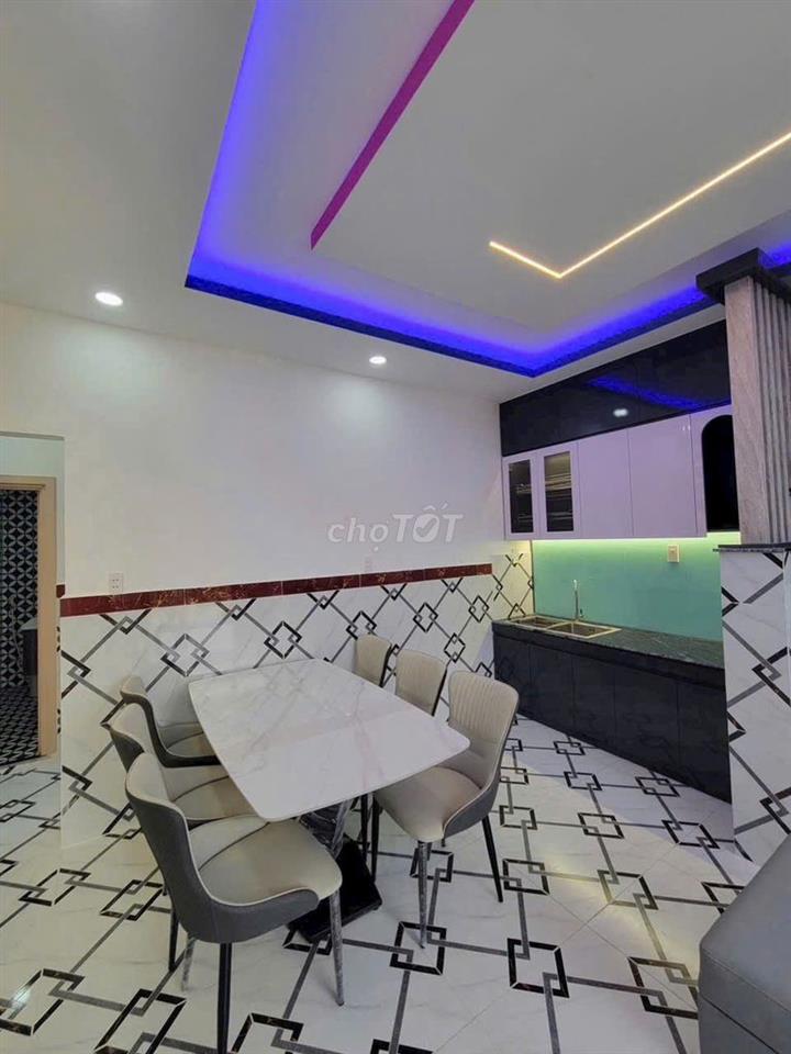 Bán nhà gần chợ, trường học 1 trệt 1 lầu giá chỉ 1c tỷ 900 triệu!!
