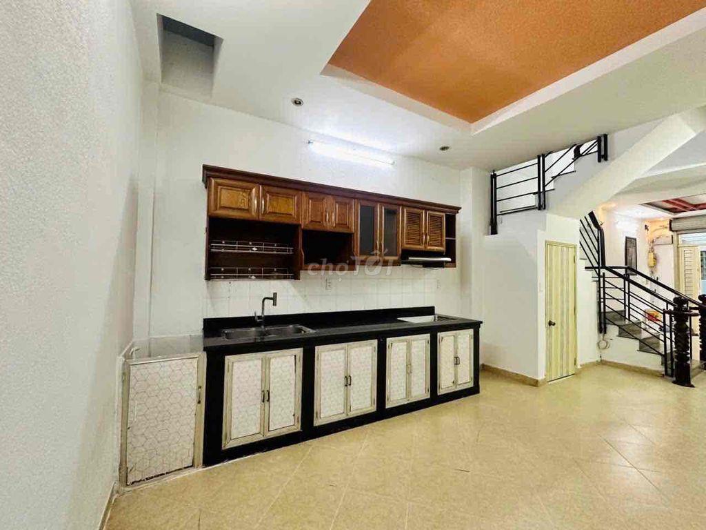 Nhà P13 Tân bình 3lầu nhỉnh 5tỷ