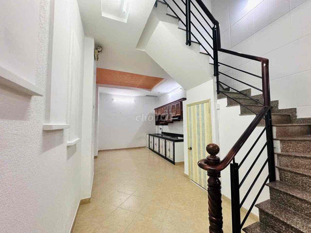 Nhà P13 Tân bình 3lầu nhỉnh 5tỷ