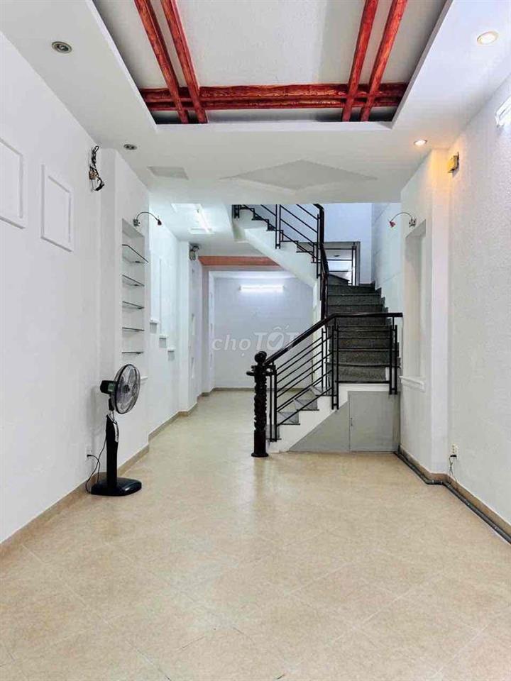 Nhà P13 Tân bình 3lầu nhỉnh 5tỷ