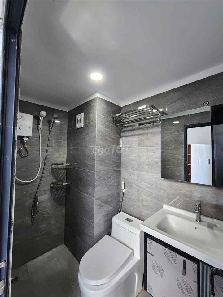 Thuê ngay căn 40m2 ở 4 người 4 xe, Nguyễn Gia Trí gần HUTECH,UTH, Q1