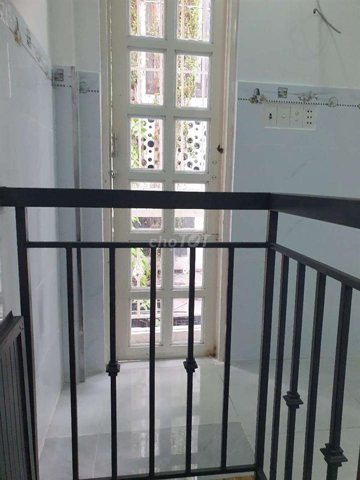 hẻm 100 le văn duyêt phường gia dinh 