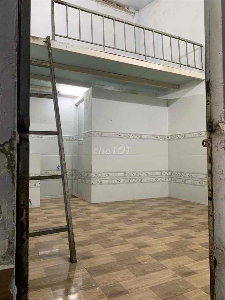 Phòng trọ mặt tiền đường Q7