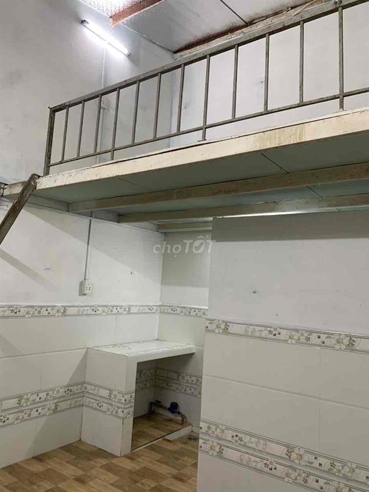 Phòng trọ mặt tiền đường Q7