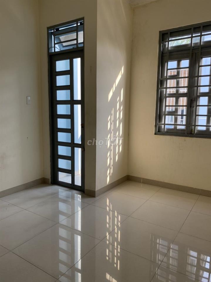 Cho thuê 2 phòng trọ ngay trung tâm quận 10. Giờ giấc tự do