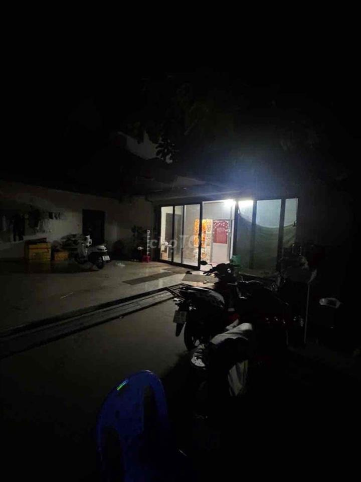 Bán nhà 1/ ngay đường Lâm Văn Bền - Dt 8x12 đang có sẵn 1 nhà cấp 4 6x