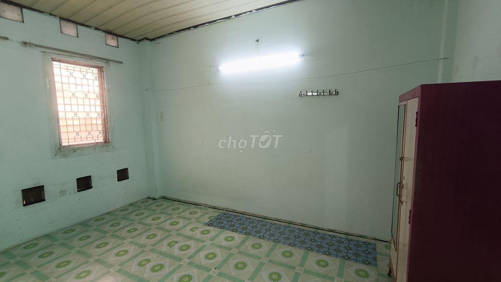 Phòng trọ gần CV Lê Thị Riêng - 540/35 CMT8, Q3 - 30m2