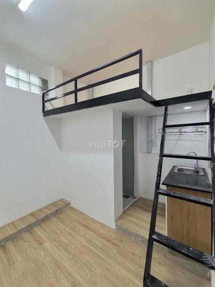 sang chdv phú nhuận . thuê 32triệu lời 50 55tr 18phong ib e lẹ
