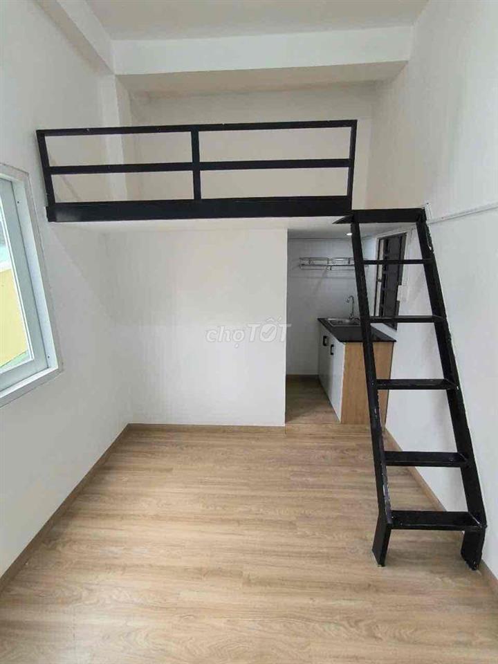 sang chdv phú nhuận . thuê 32triệu lời 50 55tr 18phong ib e lẹ