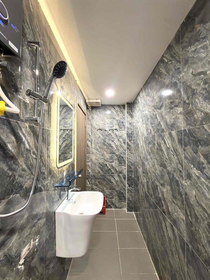 Sang chdv cao cấp lời 170tr/thang Q1. ra đi 3tỷ