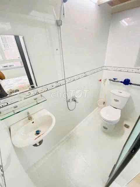 Sang chdv Q10 thuê 50tr lời 35tr sang 6xx