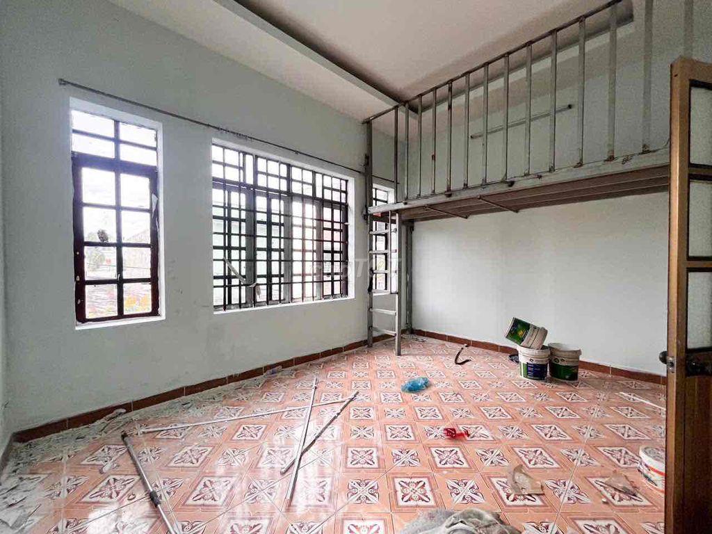 Nhà Nguyên Căn ngay tại chợ bờ hồ