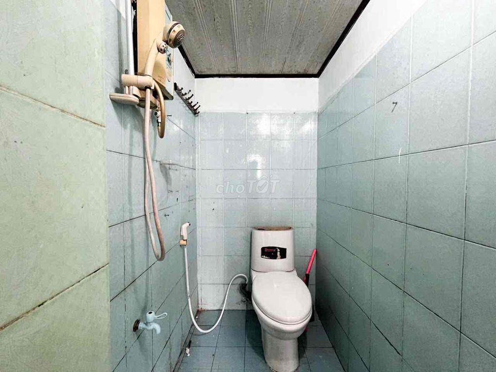 Nhà Nguyên Căn ngay tại chợ bờ hồ