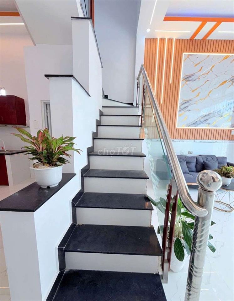 Nhà 365tr Hóc Môn gần Bình Tân có shr gần chợ Hóc Môn