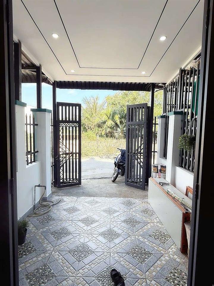 Nhà có sân trước ở Vĩnh Lộc bán 450tr, có sổ, kdc cố định, an ninh