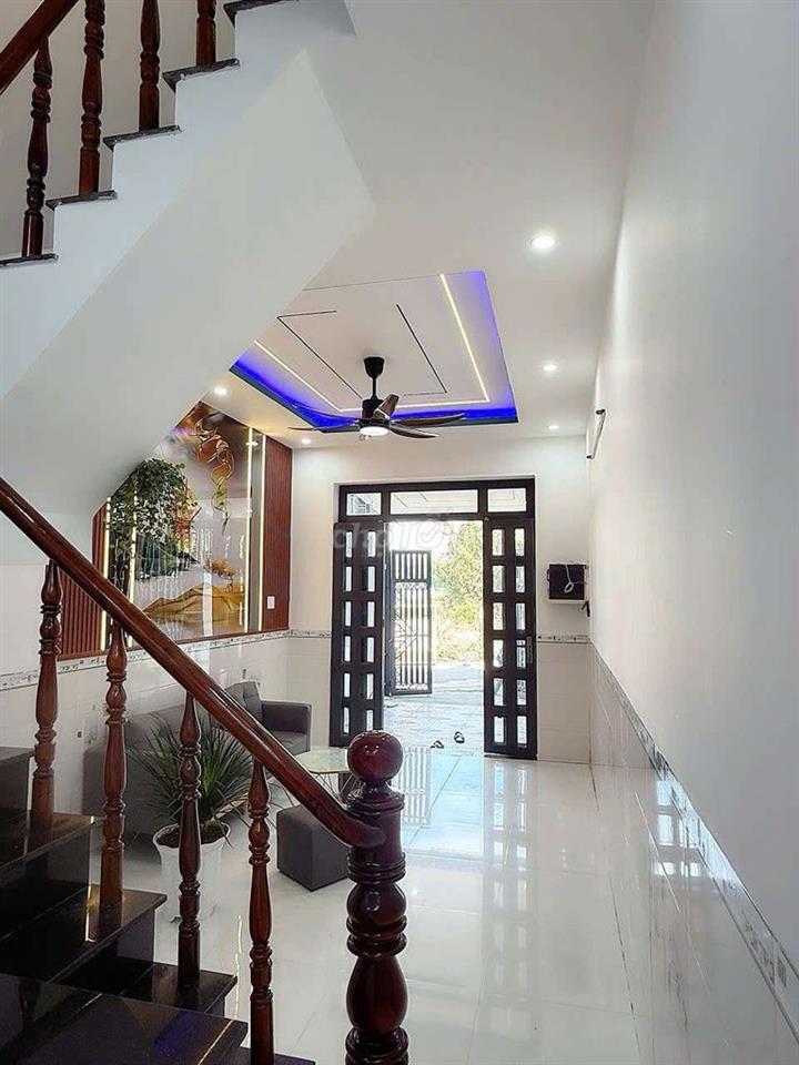 Nhà có sân trước ở Vĩnh Lộc bán 450tr, có sổ, kdc cố định, an ninh