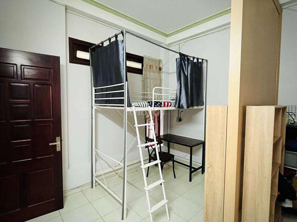 KTX  Nam phòng chỉ  1-2 người