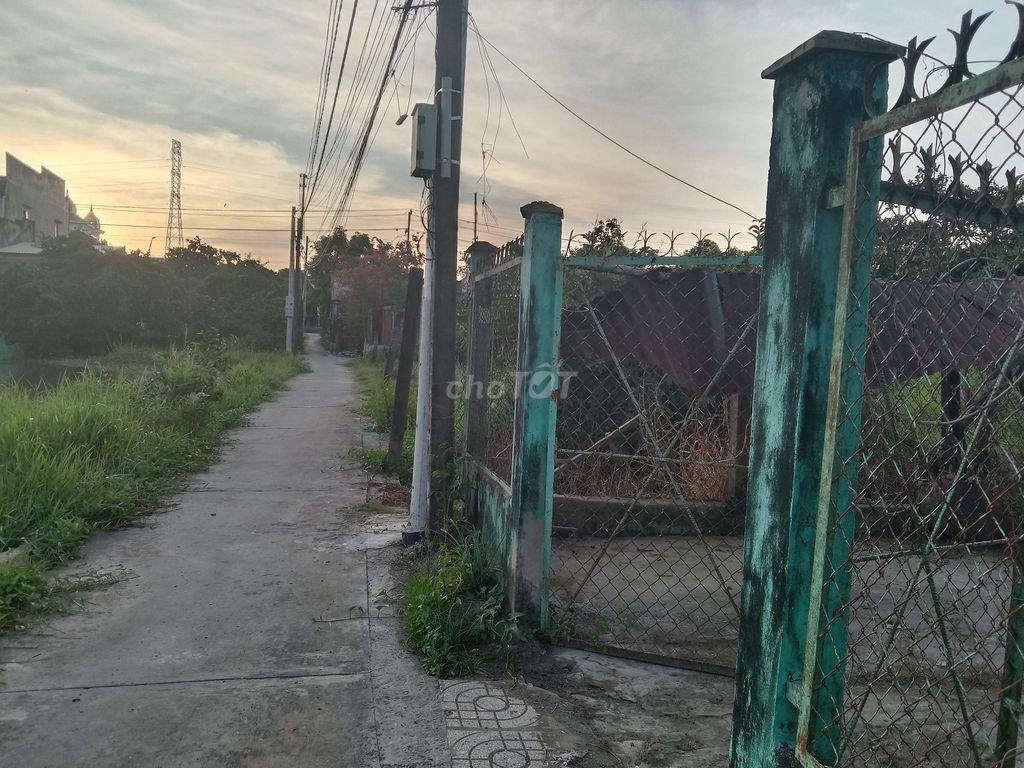 Bán đất tặng nhà