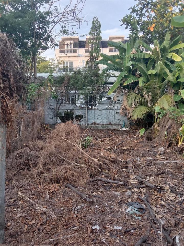 Bán đất tặng nhà