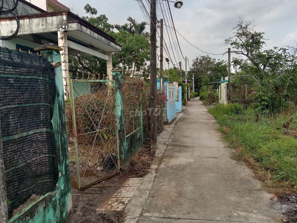 Bán đất tặng nhà