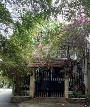 Nhà 3 mặt tiền thoáng mát giá rẽ