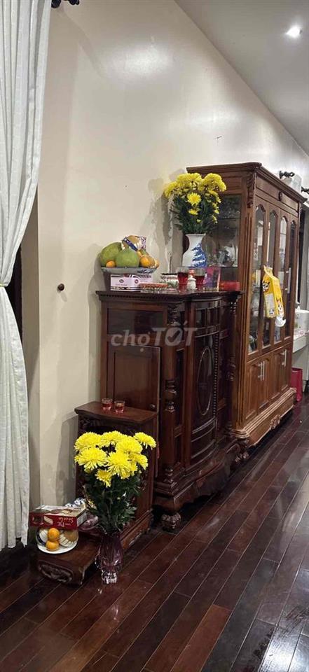 Nhà 3 mặt tiền thoáng mát giá rẽ
