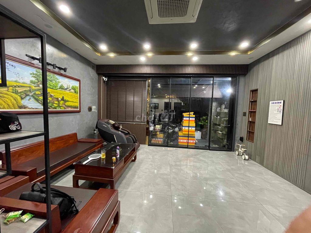 Bán Nhà Phố 6x17 như Biệt Thự đường Bàu Gốc