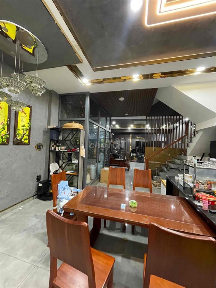Bán Nhà Phố 6x17 như Biệt Thự đường Bàu Gốc