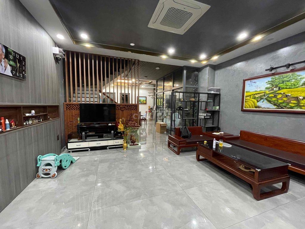 Bán Nhà Phố 6x17 như Biệt Thự đường Bàu Gốc