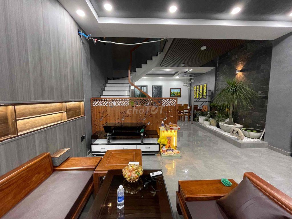 Nhà chính chủ xd kiên cố như hình đã hoàn công chỉ vào ở tặng nội that