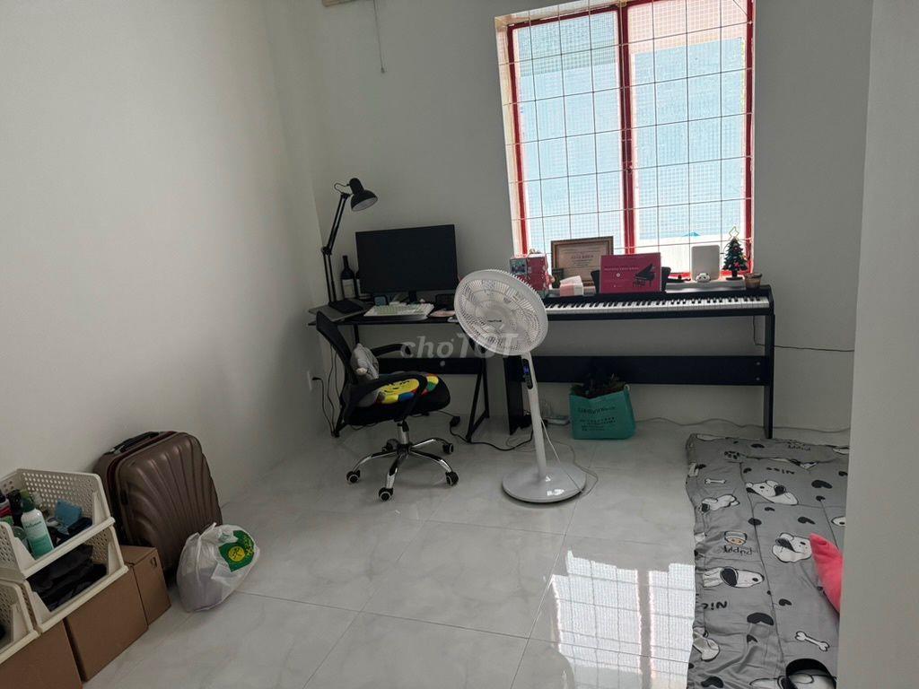CHO THUÊ CHUNG CƯ PHAN XÍCH LONG 2PN GIÁ 10TR