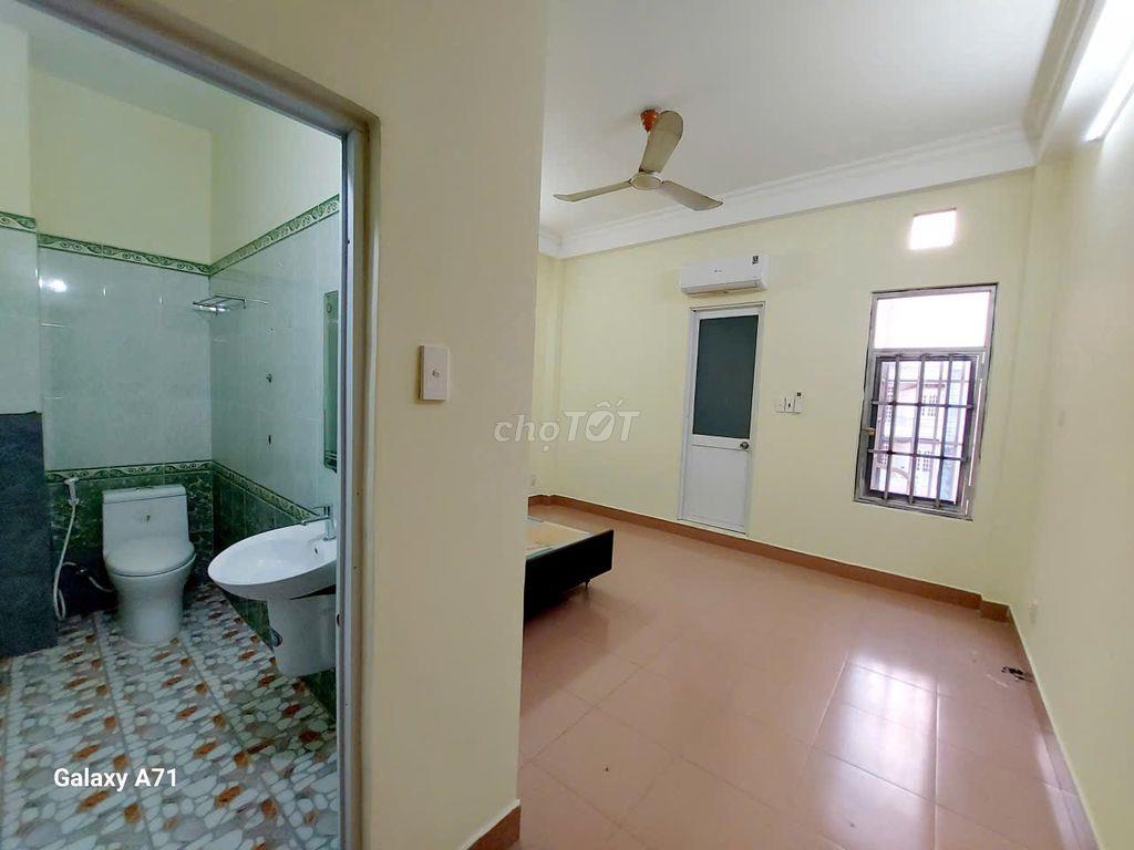 CHÍNH CHỦ Q12 Gò Vấp - vskk, thang máy, cửa sổ trời đón gió